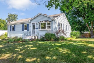 48 Florida St, Lowell, MA 01852