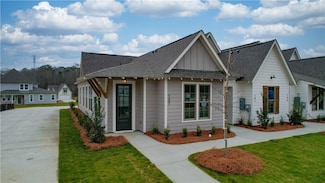 137 Summer St, Opelika, AL 36801