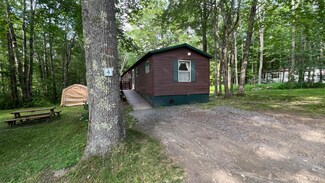 1051 Gardiner Rd Unit 4, Wiscasset, ME 04578