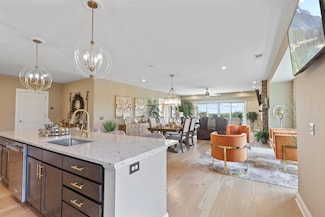 5317 Highpointe Lakes Dr Unit 305, Columbus, OH 43081