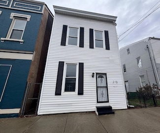 215 W 11th St, Newport, KY 41071