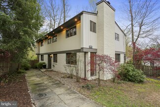 6104 Namakagan Rd, Bethesda, MD 20816
