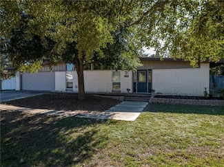 1602 Glade St, College Station, TX 77840
