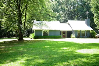 588 White Oak Dr, Yazoo City, MS 39194