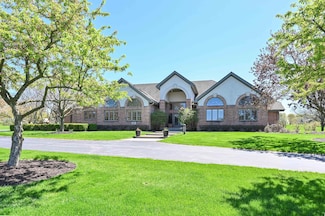 W283N3660 Yorkshire Trace, Pewaukee, WI 53072