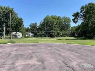 117 Parker Ln, Redwood Falls, MN 56283