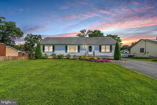 208 W Arctic Ave, Minotola, NJ 08341
