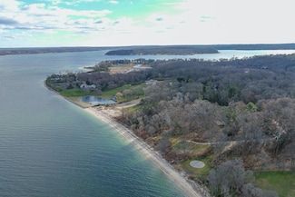 144 Centre Island Rd, Oyster Bay, NY 11771
