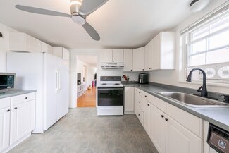 35 Hamilton Rd Unit 37, Belmont, MA 02478