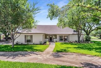 102 Fresh Meadow Dr, Roanoke, TX 76262