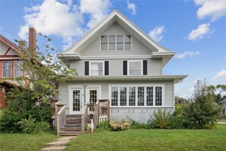 1732 Blake Blvd SE, Cedar Rapids, IA 52403