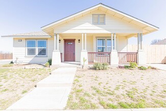 3277 Whittier Ave, Clovis, CA 93611