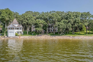 901 N Shore Dr, Detroit Lakes, MN 56501