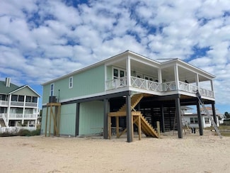 725 E Gorrie Dr, St. George Island, FL 32328