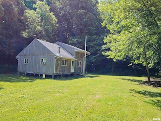 24151 Veterans Rd, Morton, IL 61550