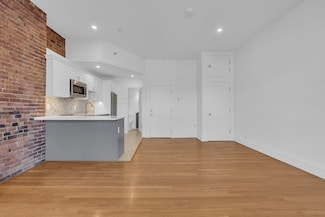 389 Beacon St Unit 7, Boston, MA 02116