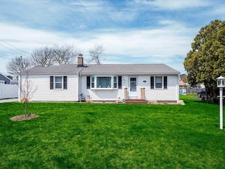 21 Harvard Rd, Dennis Port, MA 02639