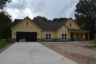 374 Owens Rd, Fort Mitchell, AL 36856