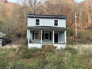 167 Store Hollow Rd, Betsy Layne, KY 41605