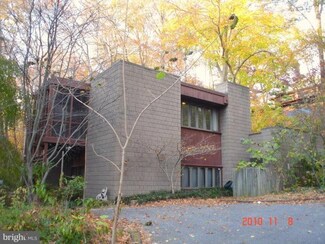 5911 Bonnie View Dr, Baltimore, MD 21209