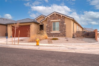 2 Wirecrest Ln, Santa Fe, NM 87508