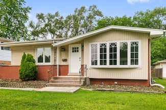 214 N Gay Ct, Glenwood, IL 60425