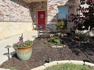 540 Islet Dr, Runaway Bay, TX 76426