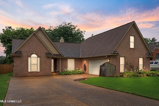 9133 Plantation Lakes Dr, Olive Branch, MS 38654