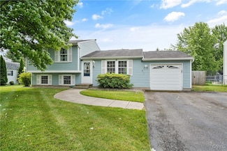 8272 Mantova Dr, Clay, NY 13041