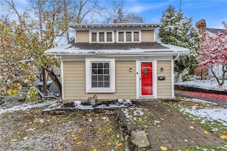 117 Cleveland St, Chagrin Falls, OH 44022