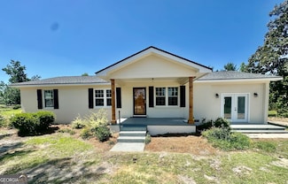 909 Bells Ferry Rd, Lumber City, GA 31549