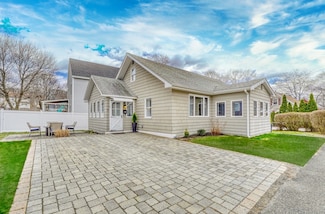 17 Forest St, Melrose, MA 02176