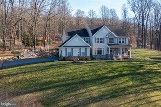 2 Ronald Glenn Ave, Fleetwood, PA 19522