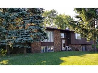 43366 Lynn Dale Dr, Zion, IL 60099