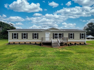 221 N Parkway St, Dresden, TN 38225