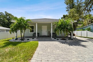 1114 7th Ave E, Bradenton, FL 34208