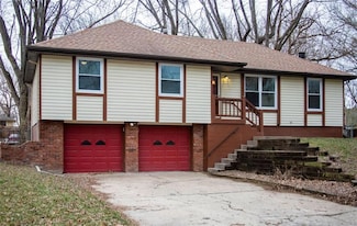 2107 S Park Ave, Oak Grove, MO 64075