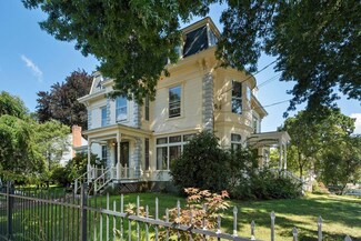 37 Summer St, Dover, NH 03820