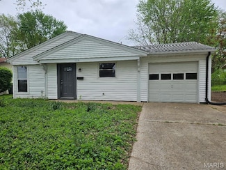 1110 Saint Clement Dr, East Saint Louis, IL 62206