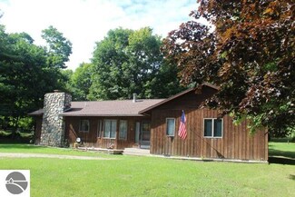 316 S Shabwasung St, Northport, MI 49670