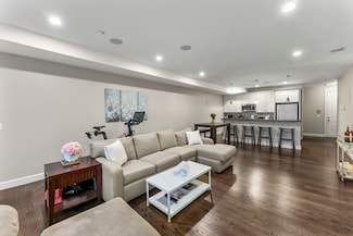 350 W 2nd St Unit 2, Boston, MA 02127