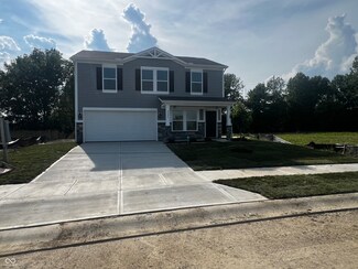 2331 N Liberty Lakes Dr, Greensburg, IN 47240