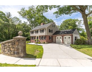 512 Fellsway E, Stoneham, MA 02180