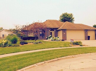 903 Park Cir, Huxley, IA 50124