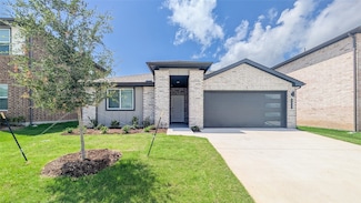 2421 Apex Ave, Grand Prairie, TX 75052