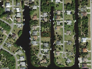 4458 Bayview St, Port Charlotte, FL 33948