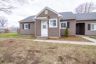 24 Applewood Dr, Chicopee, MA 01022