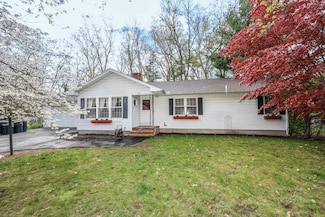 532 Oak St, Manchester, NH 03104
