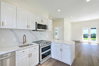 6 John St, Johnston, RI 02919