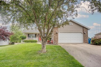 2845 Larkspur Dr, Highland, IL 62249